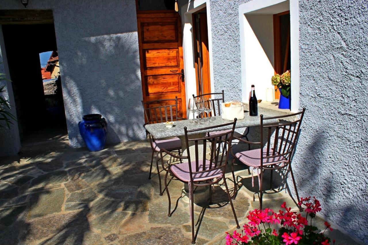 Tre Terre Ferienwohnung Pianello Del Lario Esterno foto