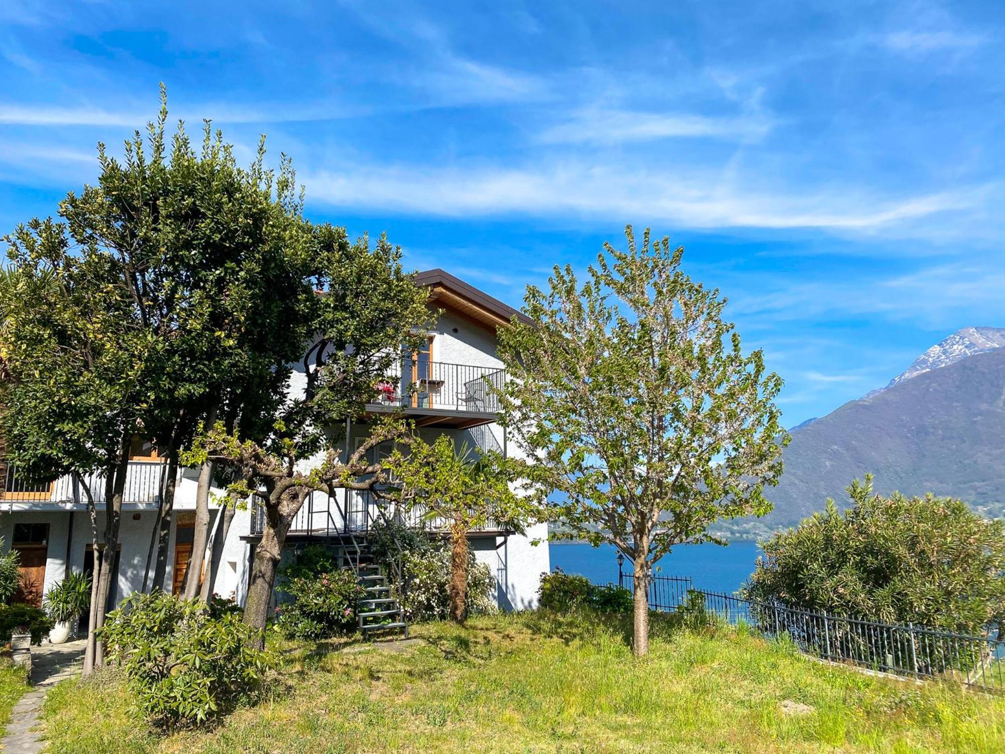 Tre Terre Ferienwohnung Pianello Del Lario Esterno foto